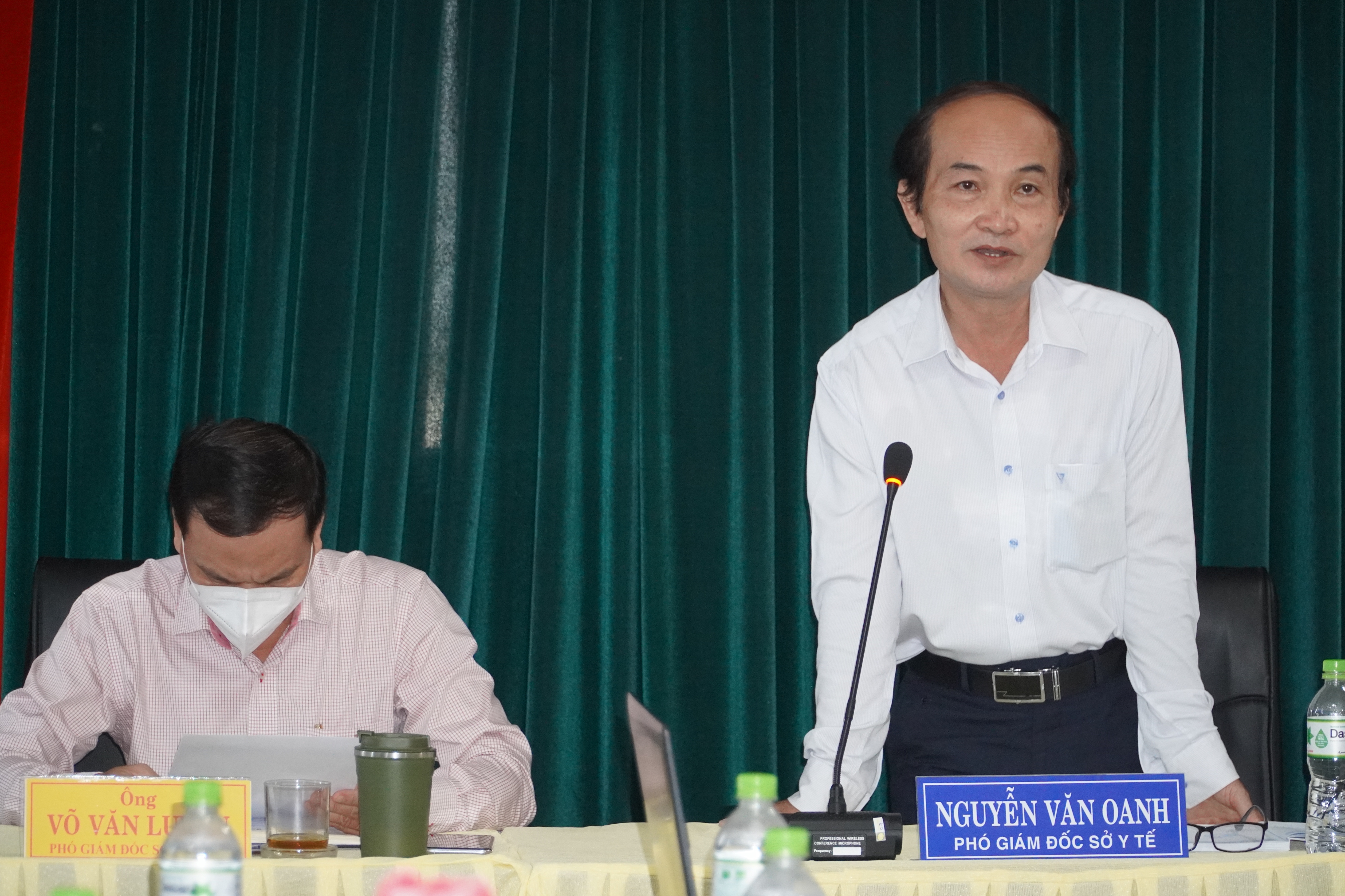 Phó giám đốc Sở Y tế Nguyễn Văn Oanh lưu ý nội dung trong tiêm chủng
