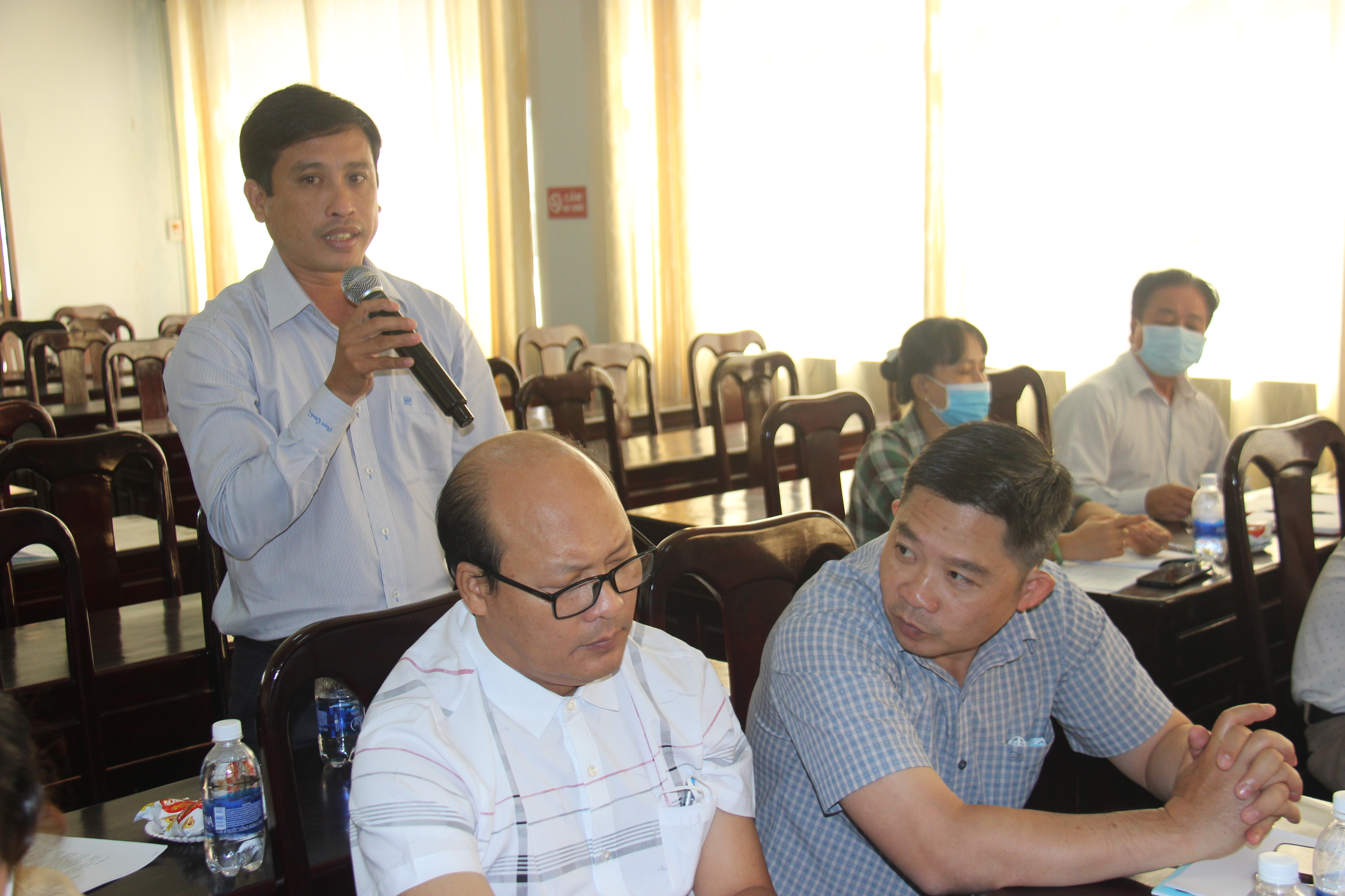 Lãnh đạo TTYT huyện Ba Tri phát biểu tại Hội nghị