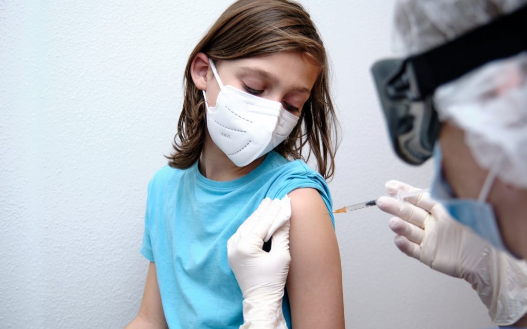 Vắc xin phòng cúm sẽ sản sinh ra kháng thể đặc hiệu chống lại virus cúm.