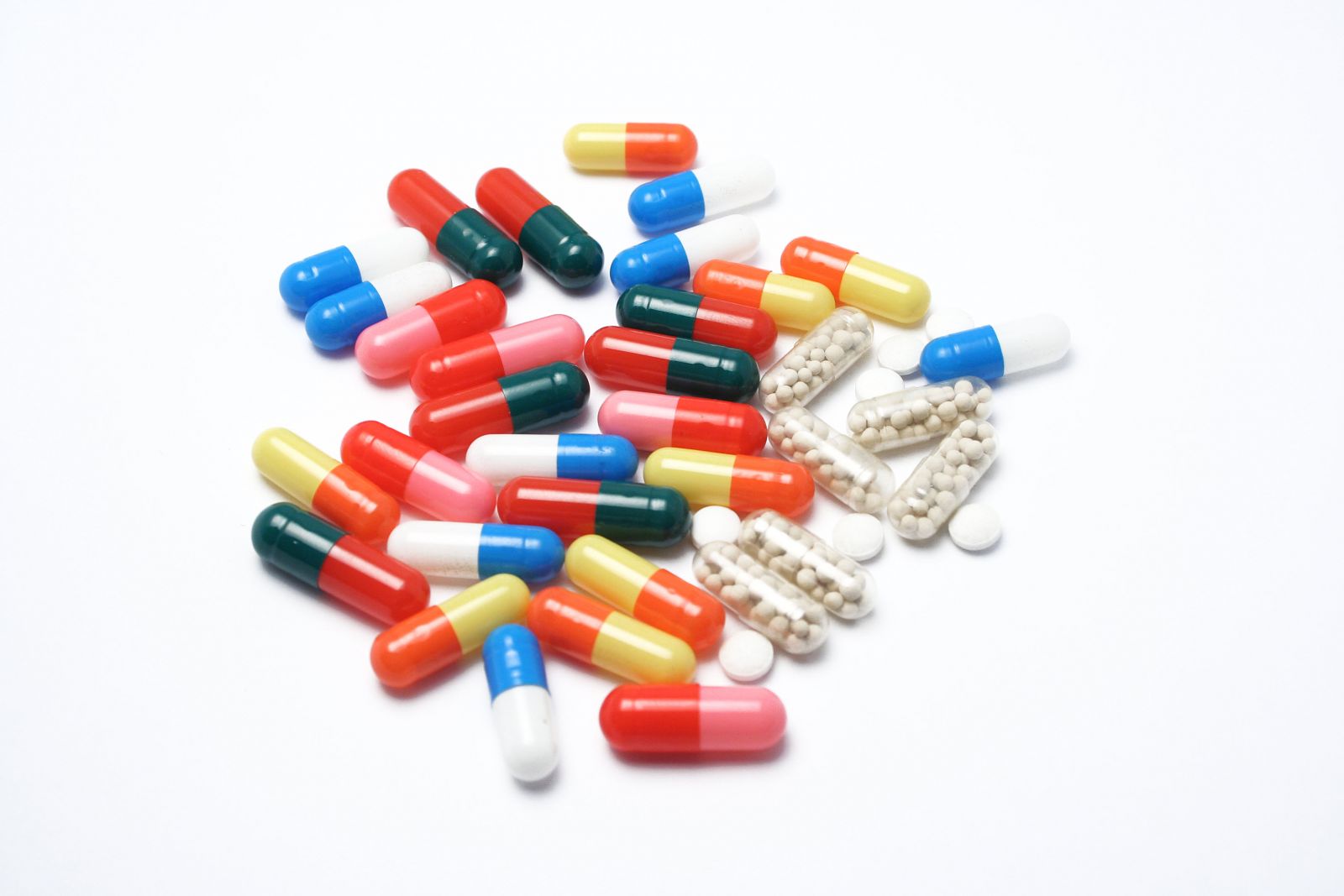 Bộ Y tế tiếp tục gia hạn 715 mặt hàng thuốc, nguyên liệu làm thuốc