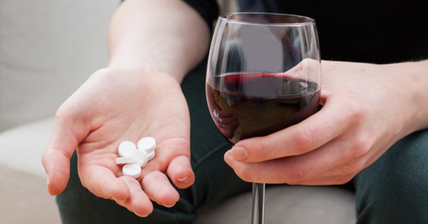 Tương tác giữa rượu và thuốc là điều cần tránh trong quá trình điều trị bệnh‏.