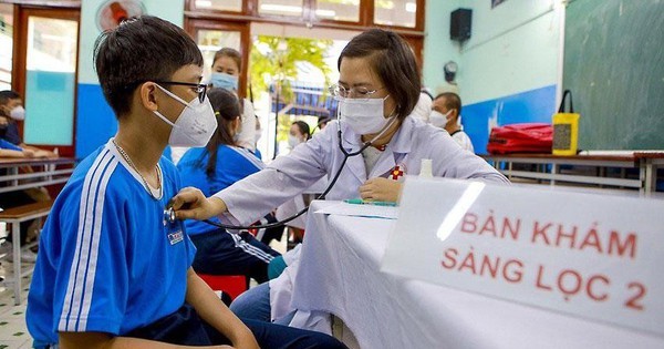 Việt Nam là một trong những nước triển khai tiêm vaccine COVID-19 với quy mô rộng rãi, nhiều đối tượng, nhiều mũi tiêm, sử dụng đa dạng các loại vaccine.
