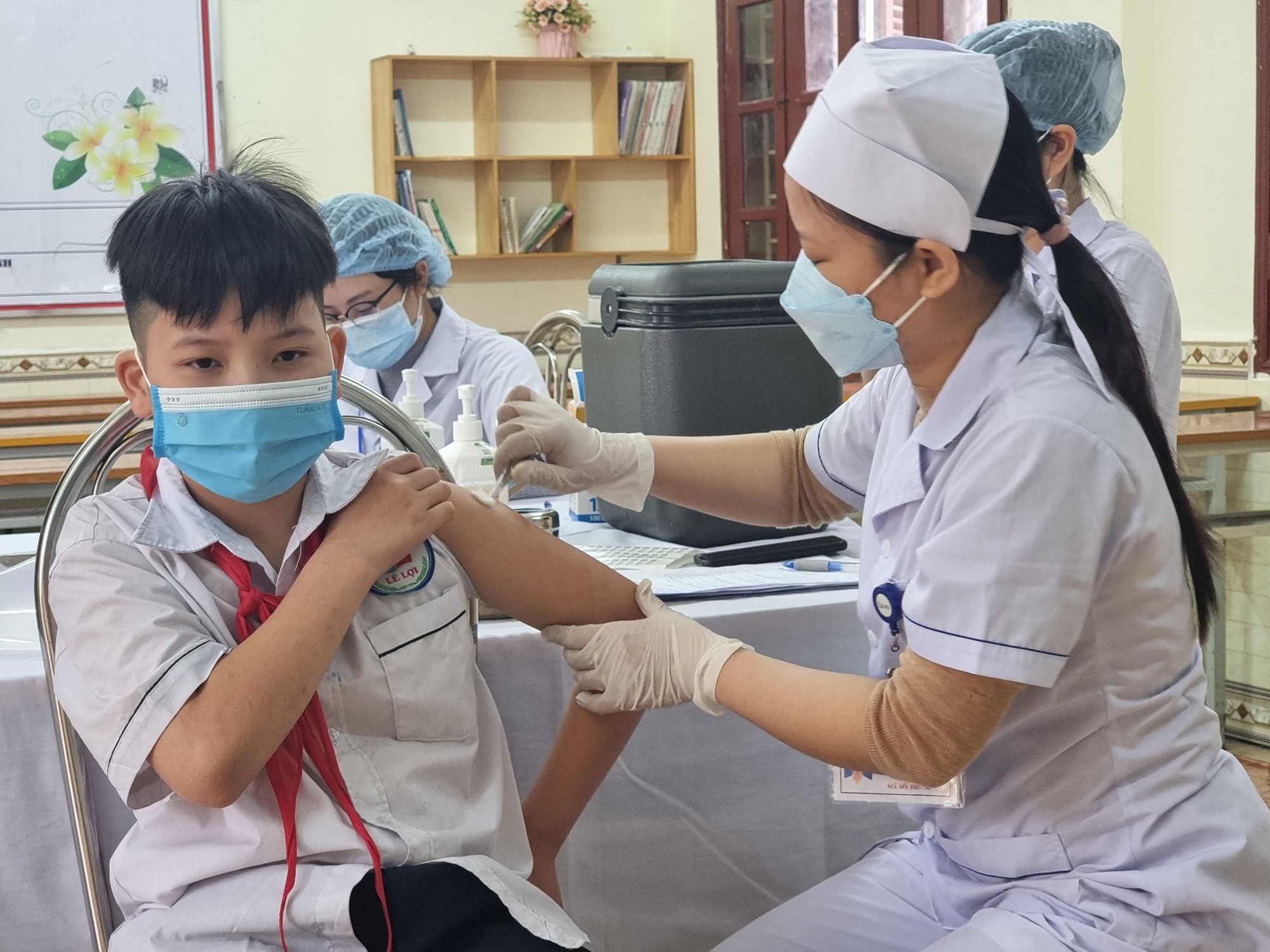 Với tinh thần đặt sức khỏe, tính mạng của người dân lên trên hết, trước hết, Việt Nam đã vượt qua đại dịch COVID-19 và trở thành một trong những nước "đi sau nhưng về trước" trong phòng chống dịch COVID-19...