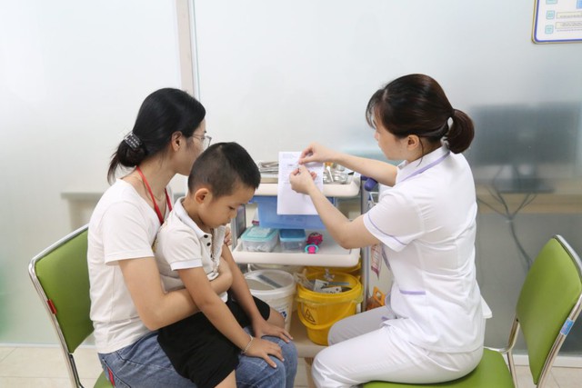 Tiêm ngừa vaccine bạch hầu là biện pháp vô cùng cần thiết để chủ động phòng chống bệnh bạch hầu một cách hiệu quả.