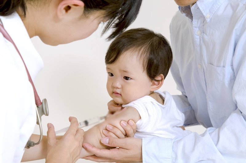 Tiêm vaccine được coi là giải pháp quan trọng để phòng chống bệnh truyền nhiễm, trong đó có viêm màng não mô cầu.