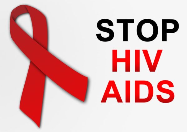 HIV tăng nhanh trong nhóm nam thanh niên, giới trẻ, vì sao?