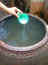 Xử lý nước bằng Clo trước khi sử dụng trong sinh hoạt gia đình