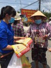 TTYT huyện Chợ Lách truyền thông cho nhân nhân về bệnh Covid-19