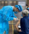 Cần biết: Những phản ứng sau tiêm vaccine phòng COVID-19 hay gặp ở người cao tuổi