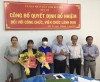 Ban Giám đốc Sở Y tế, Chủ tịch CĐN trao quyết định, tặng hoa cho Bà Lê Thị Hồng Liên và Bà Nguyễn Thị Minh Ngọc