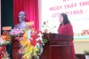 Phó bí thư Thường trực Tỉnh ủy Hồ Thị Hoàng Yến - Chủ tịch HĐND tỉnh đọc thư Bác Hồ gửi ngành y tế.
