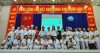 Lãnh đạo TTYT chụp ảnh lưu niệm với các điều dưỡng và hộ sinh tại buổi họp mặt.