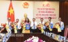 Chủ tịch UBND tỉnh Trần Ngọc Tam trao quyết định bổ nhiệm mới, bổ nhiệm lại cho các công chức, viên chức lãnh đạo (Ông Nguyễn Văn Oanh đứng thứ 1 từ trái sang).
