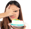 Hạn chế để thức ăn trước mặt giúp giảm cảm giác thèm ăn.