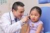 Trẻ đi bơi hay bị viêm ống tai: Nguyên nhân và cách khắc phục
