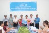 Ban Giám đốc Sở Y tế, Chủ tịch Công đoàn ngành tặng hoa và trao quyết định cho Ông Phạm Thanh Hải và Ông Phạm Công Luận.
