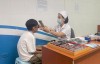 Thăm khám, sàng lọc tật khúc xạ cho trẻ tại Bệnh viện Mắt Trung ương.