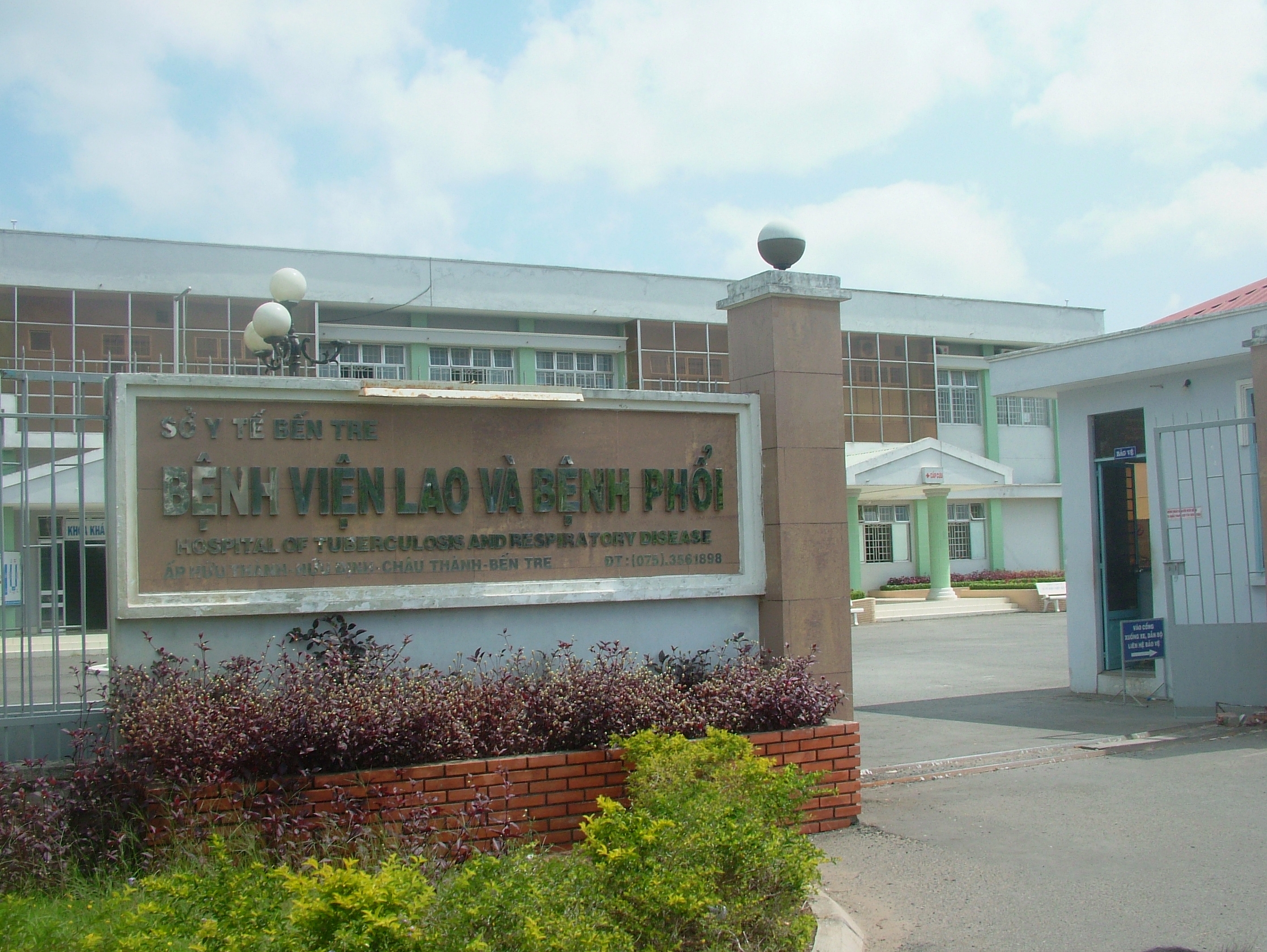 Bệnh viện Lao và Bệnh phổi Bến Tre - Địa chỉ Ấp Hữu Thành xã Hữu Định, huyện Châu Thành, Bến Tre