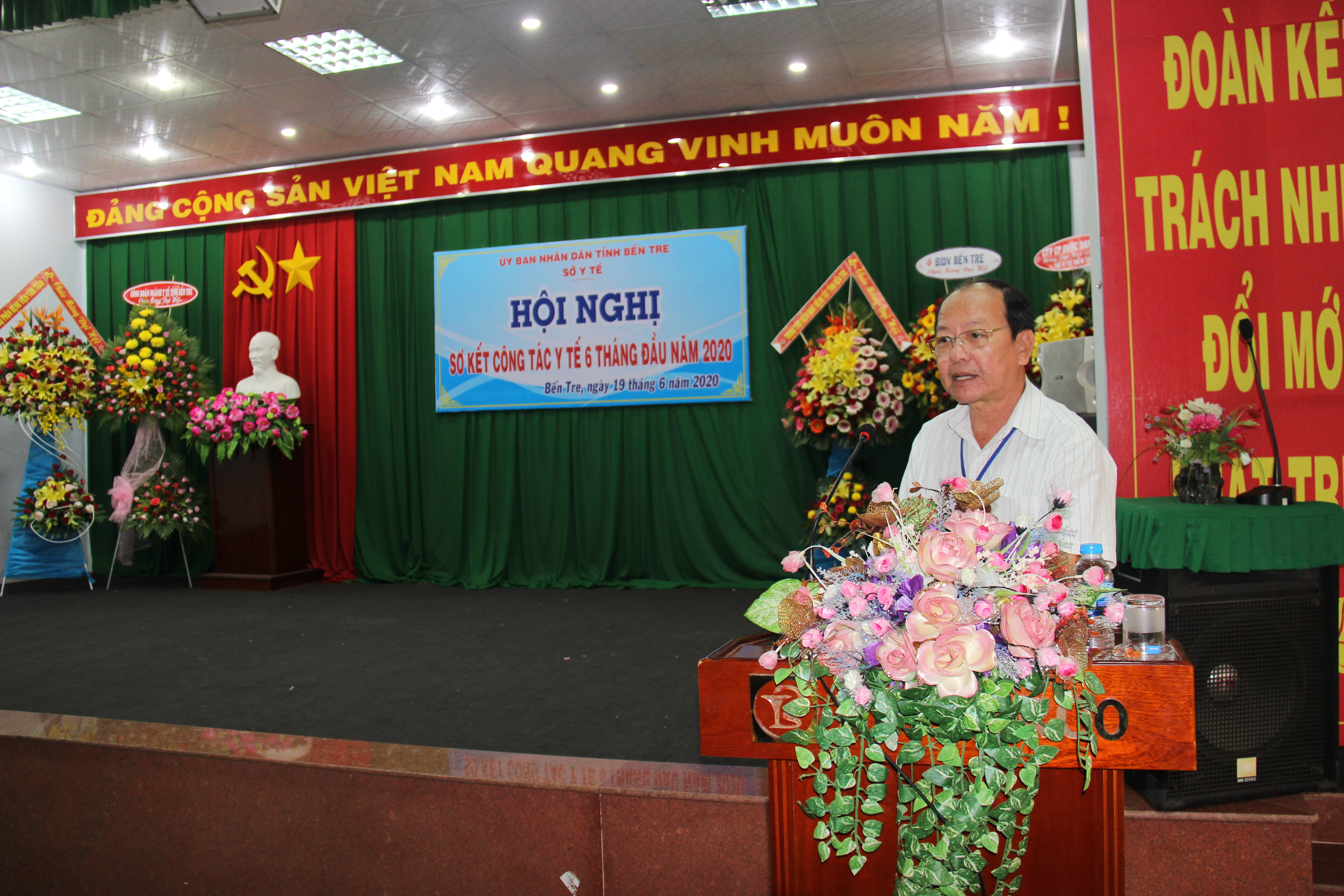 Đ/c Ngô Văn Tán - Tỉnh ủy viên, Giám đốc Sở Y tế phát biểu chỉ đạo Hội nghị
