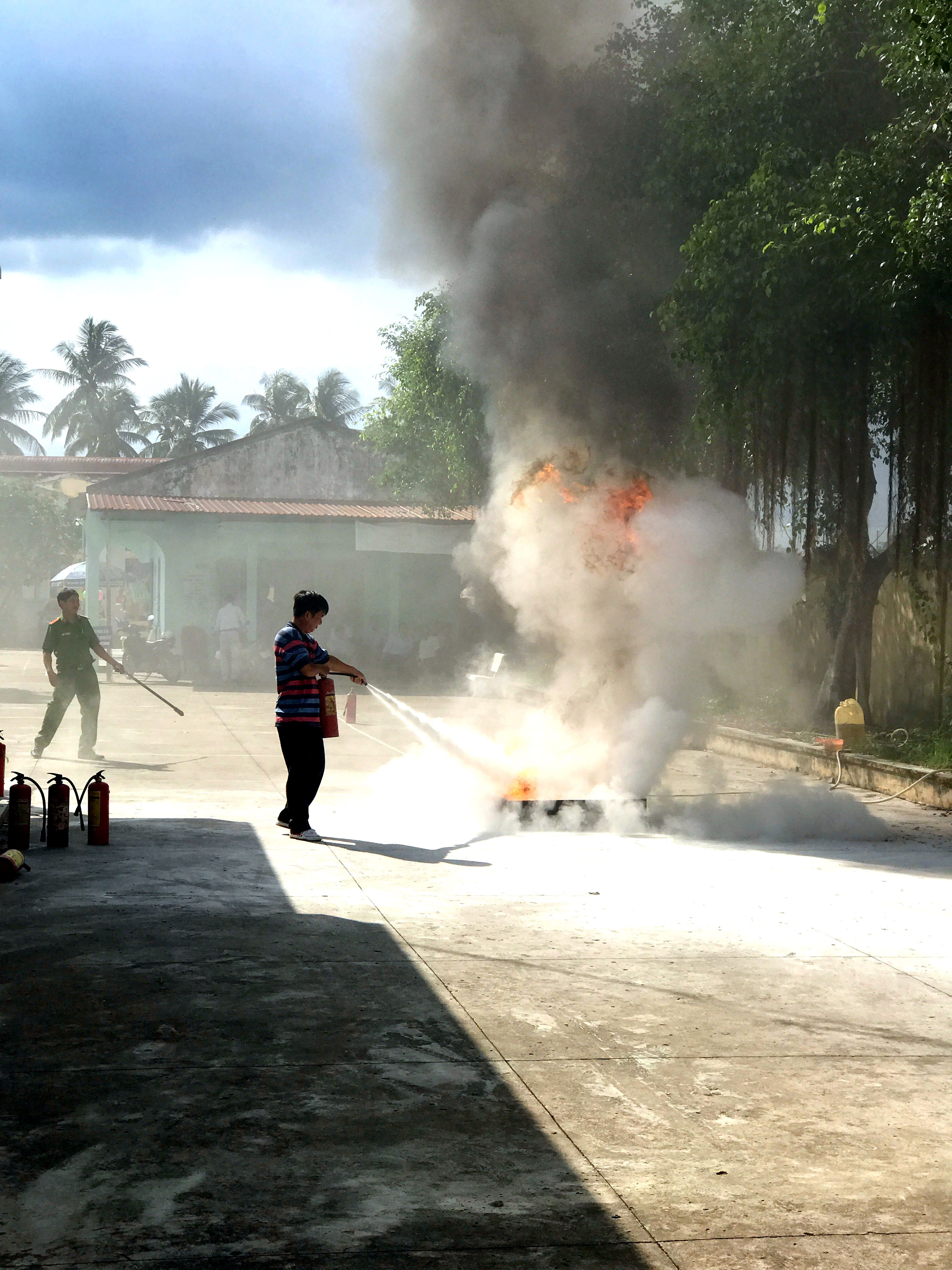 Tập huấn phòng cháy chữa cháy và cứu nạn cứu hộ