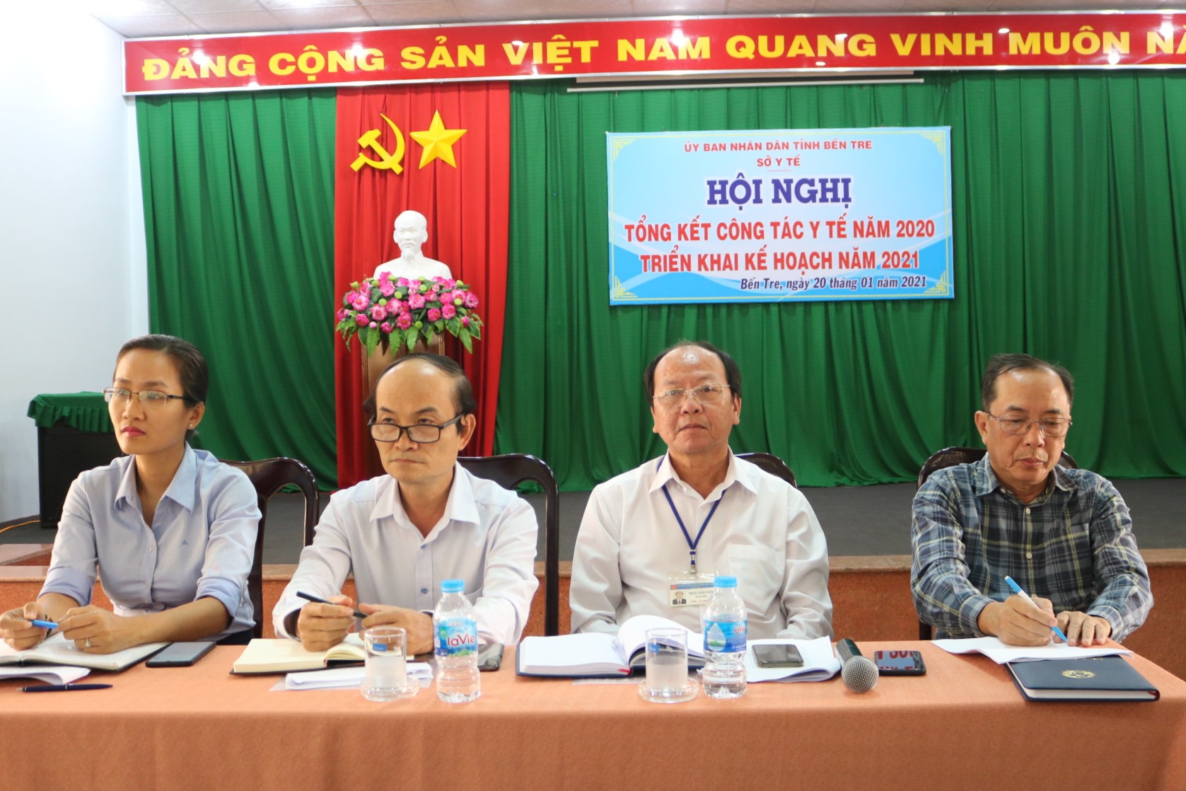 Ban giám đốc Sở Y tế đồng chủ trì hội nghị