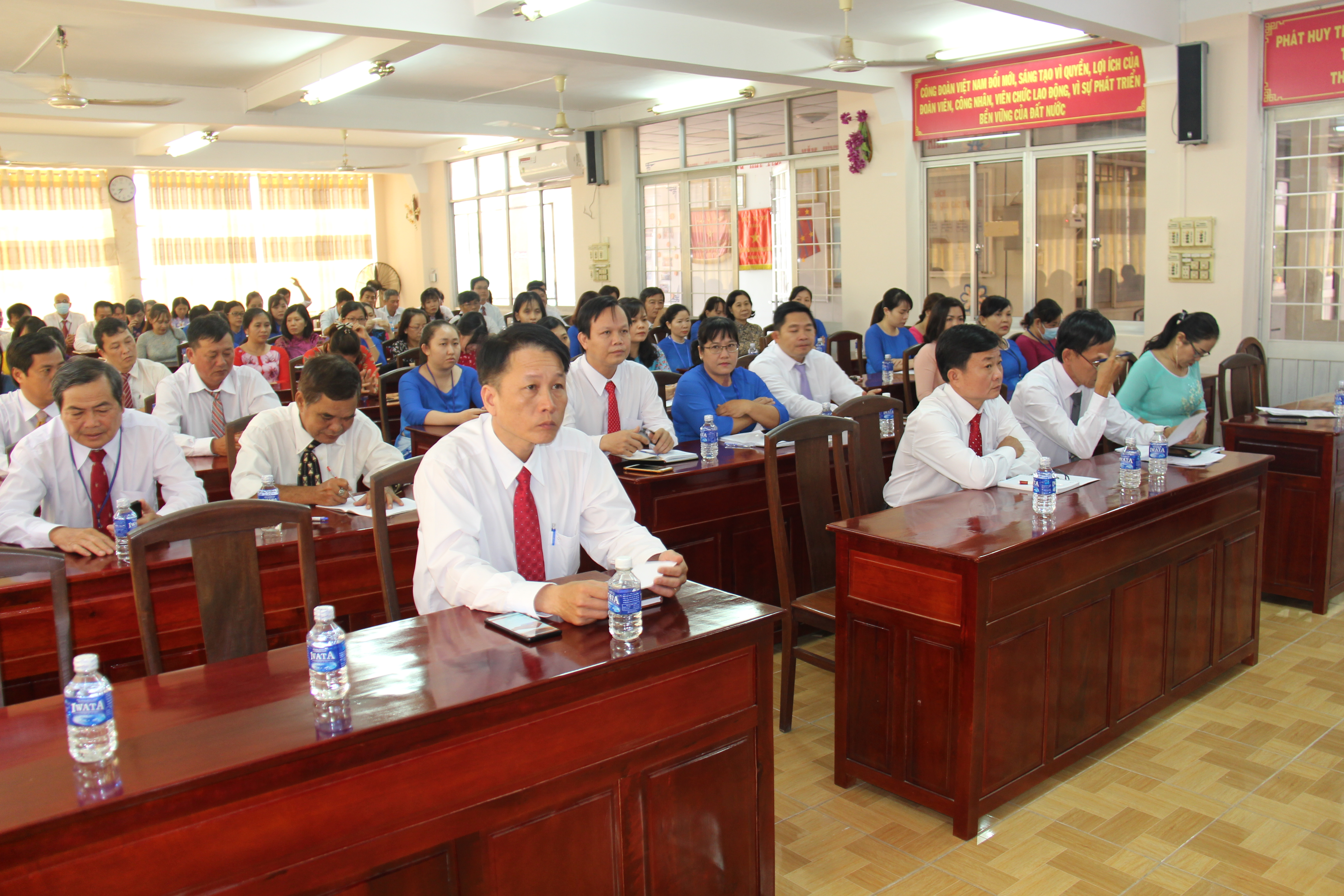 Quang cảnh hội nghị