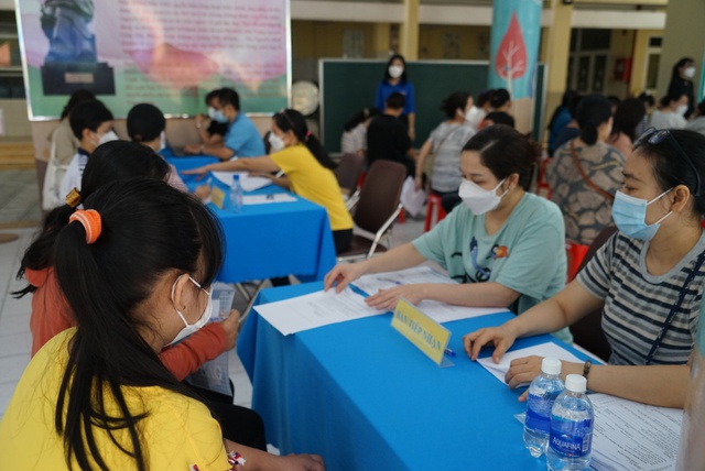 Học sinh TP.HCM tham gia tiêm vaccine phòng COVID-19.