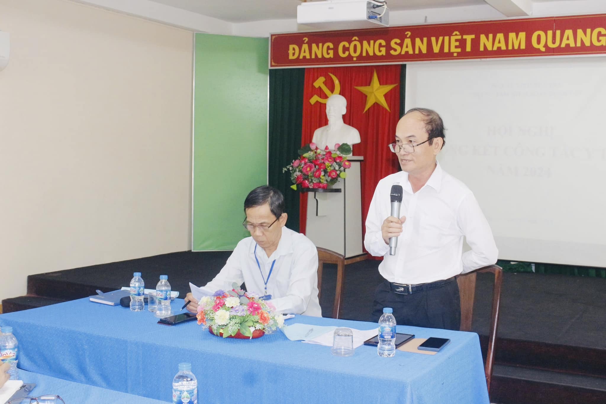 Giám đốc Sở Y tế Nguyễn Văn Oanh phát biểu chỉ đạo hội nghị.