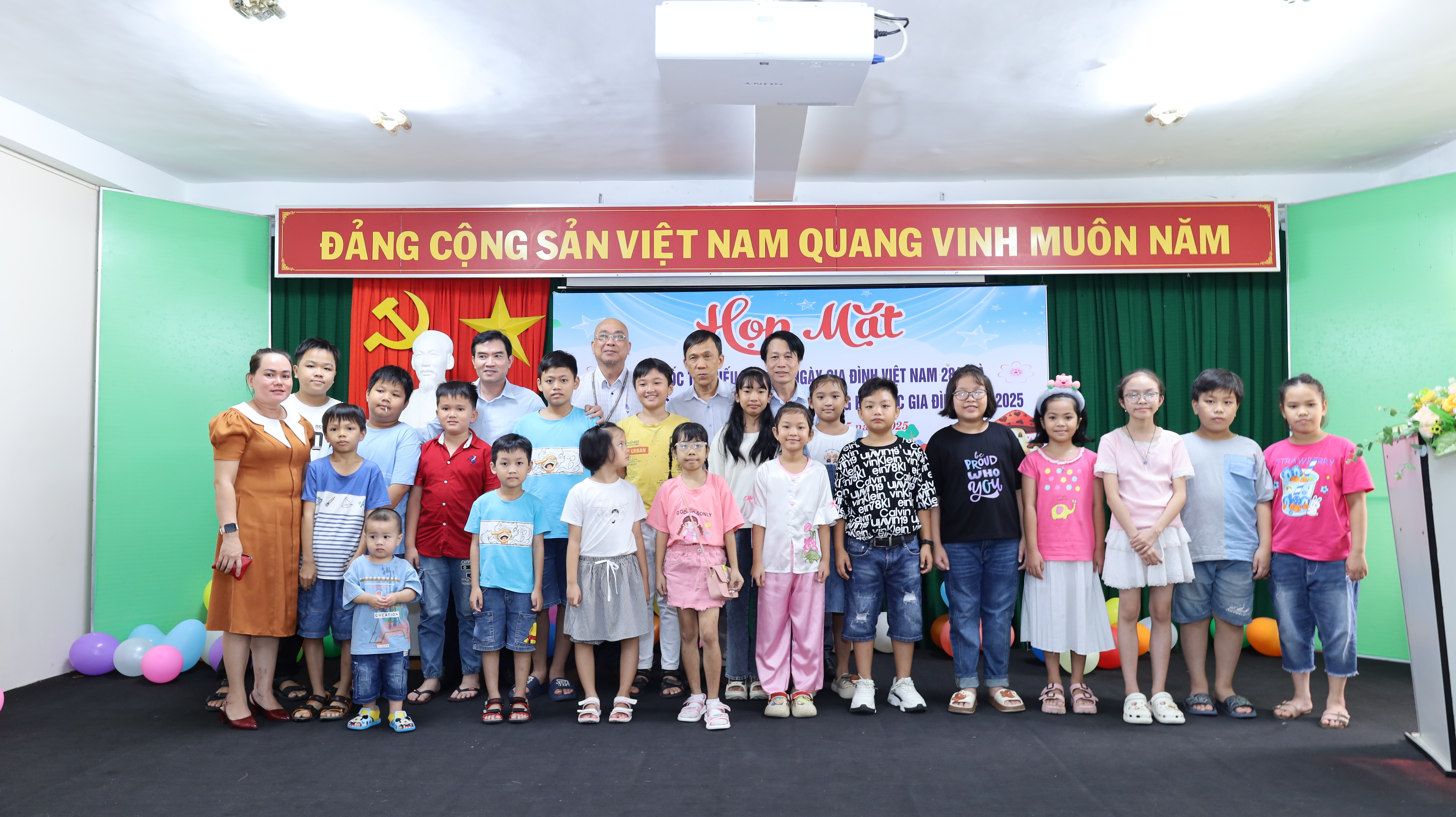 CDC HỌP MẶT NGÀY QUỐC TẾ THIẾU NHI 01/6