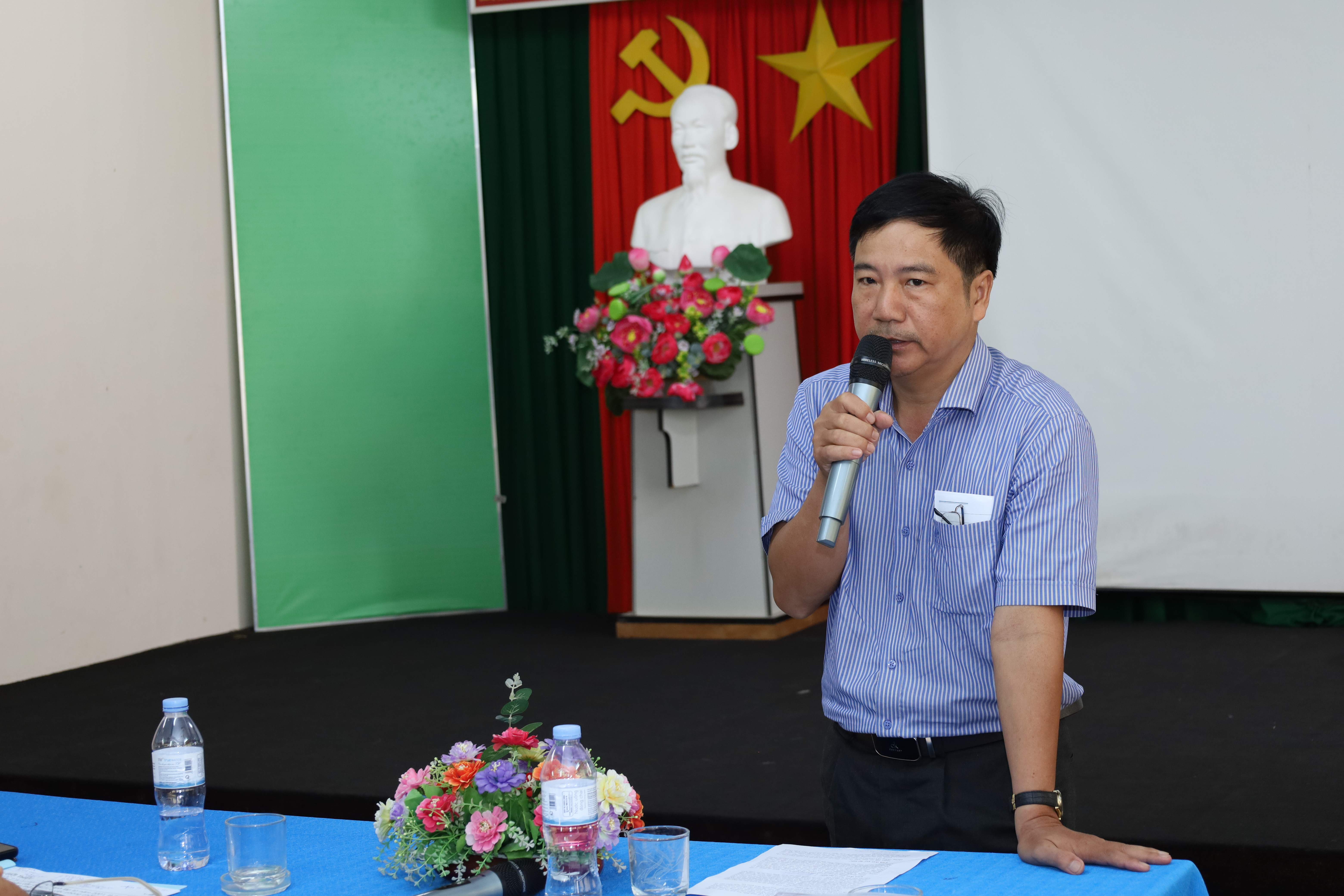 Phó giám đốc Sở Y tế Đỗ Tất Tiến phát biểu chỉ đạo hội nghị.